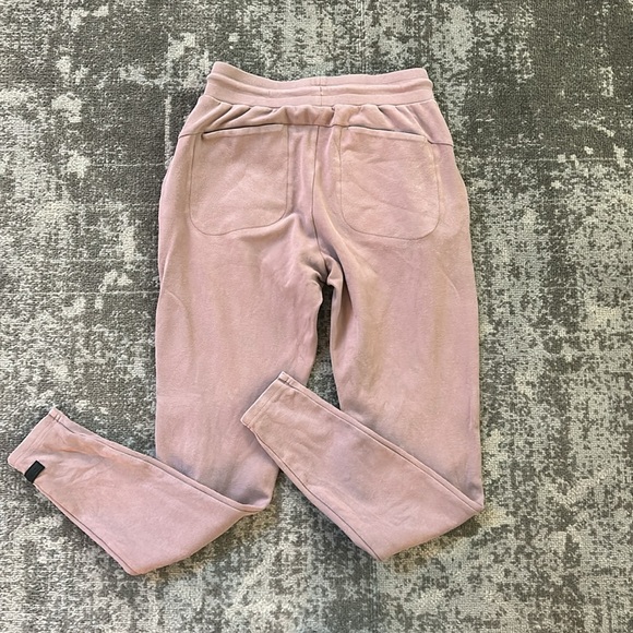 Alphalete Joggers Size Small - Picture 2 of 4